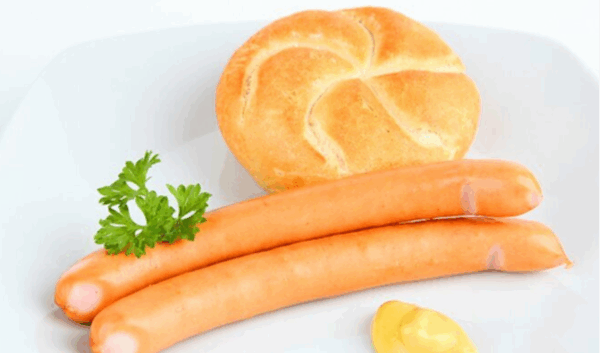 2 salchichas Wiener con panecillo
